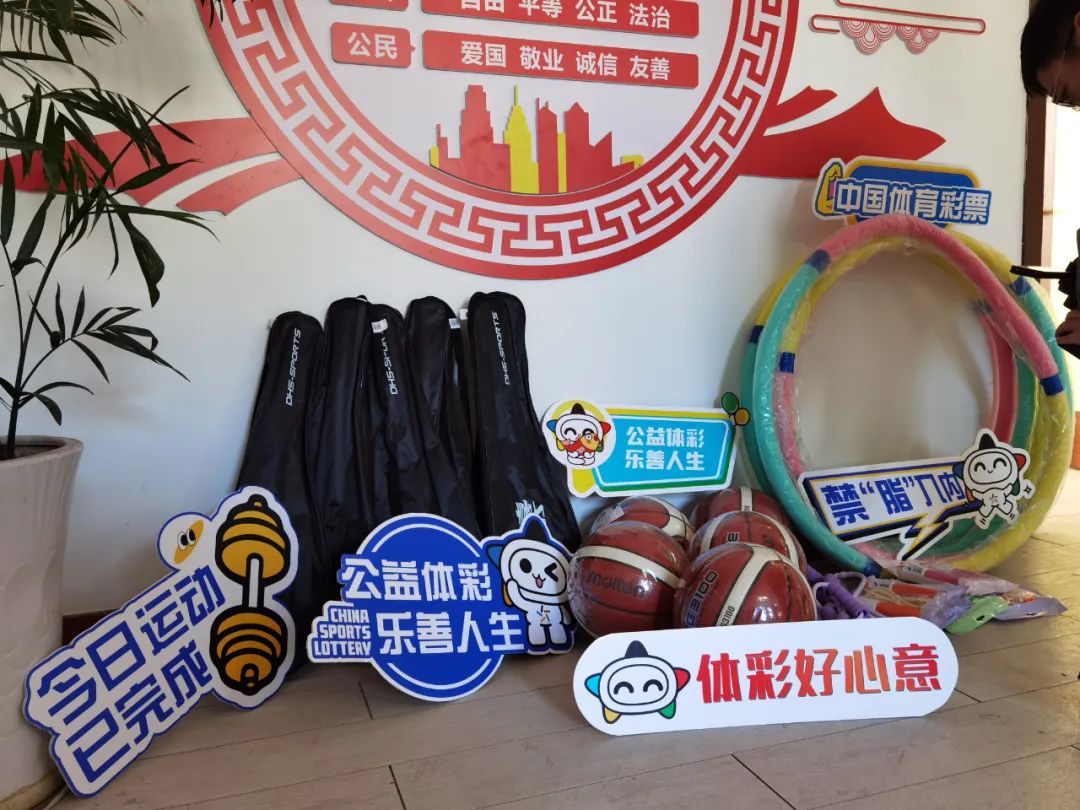 展现出的坚